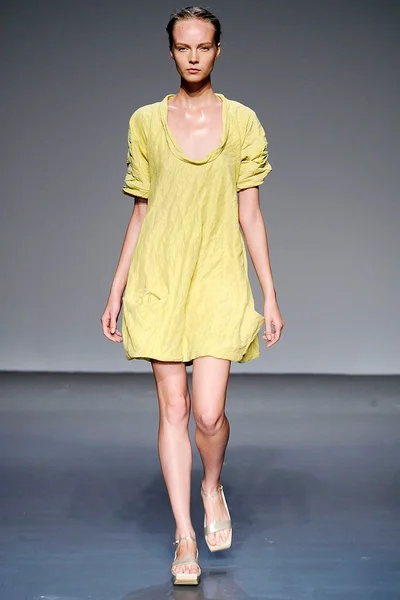 Look 27